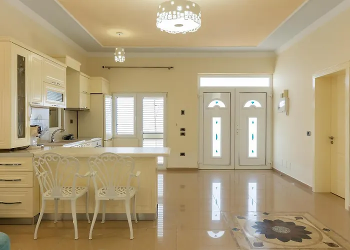 Villa The By Pikhost *