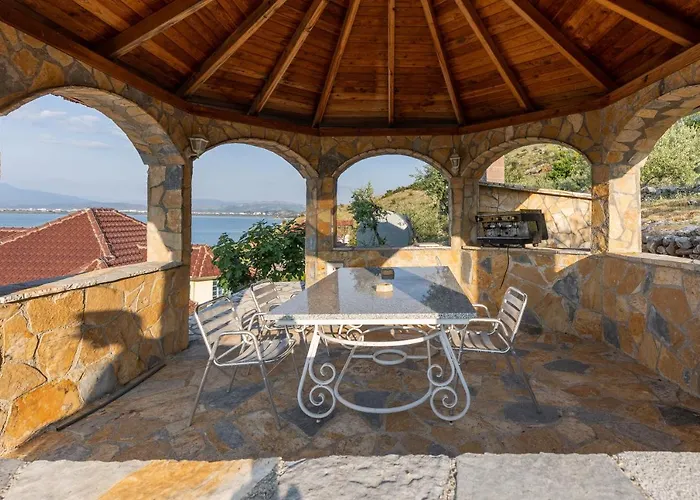 The By Pikhost Villa