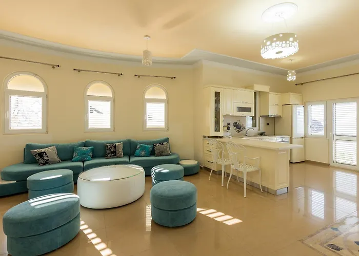 Villa The By Pikhost Široka