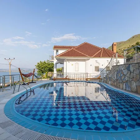 Villa The By Pikhost