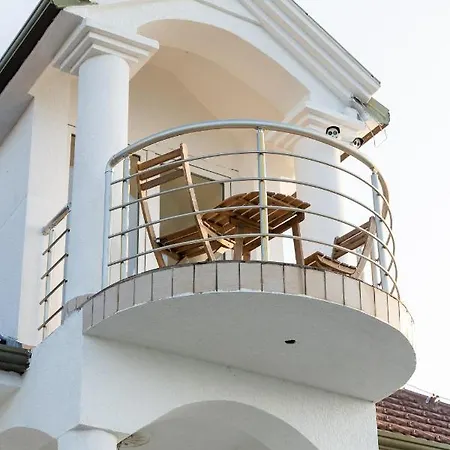 Villa The By Pikhost Široka