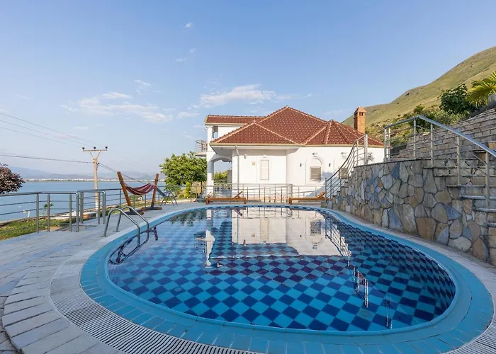 Villa The By Pikhost