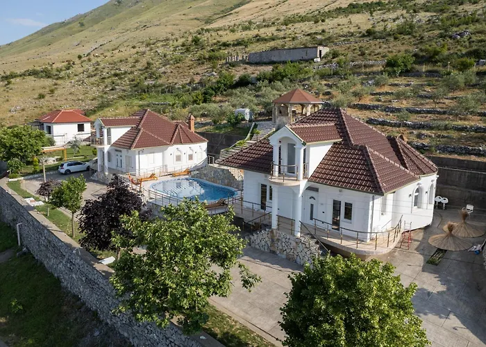 The By Pikhost Villa *